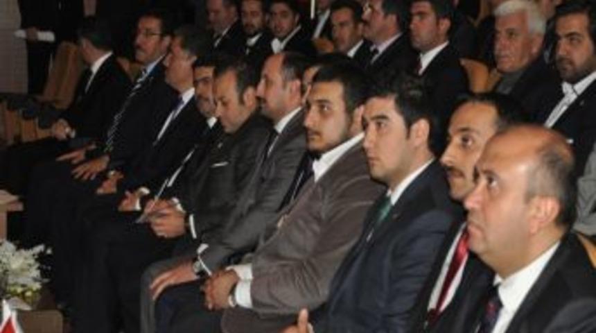 Bakan Bağış Gen&ccedil;lere Konferans Verdi