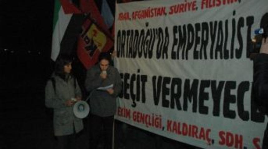 Ak Parti &Ouml;n&uuml;nde 'savaş' Protestosu