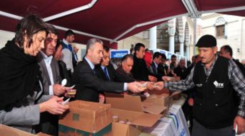 Beylikd&uuml;z&uuml; Belediyesi&rsquo;nden 20 Bin Paket Aşure Ikramı