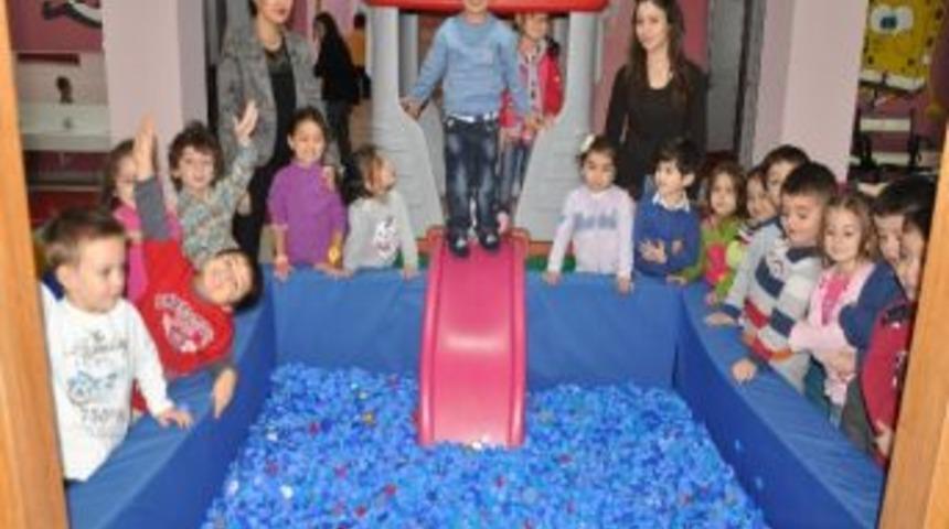 Minikler Engelliler İ&ccedil;in 10 Bin Mavi Kapak Topladı