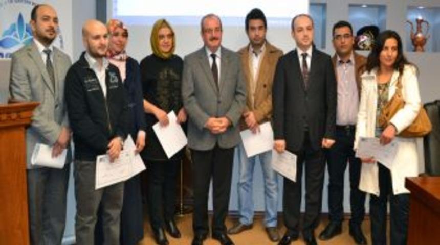 Gen&ccedil; Girişimcilere Sertifikaları Verildi