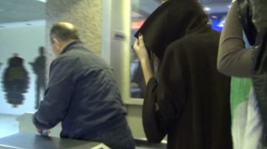 Mankenlik Ajansına Fuhuş Baskını