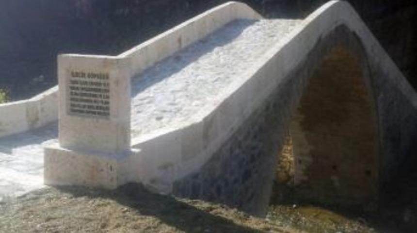 G&uuml;m&uuml;şhane&rsquo;de Tarihi K&ouml;pr&uuml;ler Onarıyor