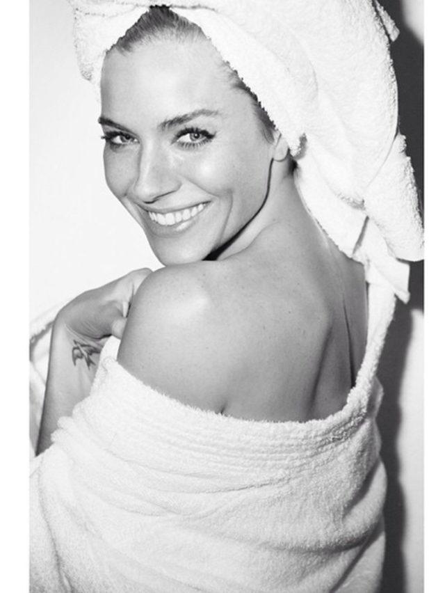 Lara Stone dan Towel a özel poz 14