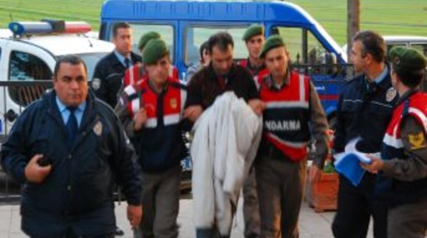 Torbalı'da Boya Hırsızlığı Yapan 2 Kişi Yakalandı