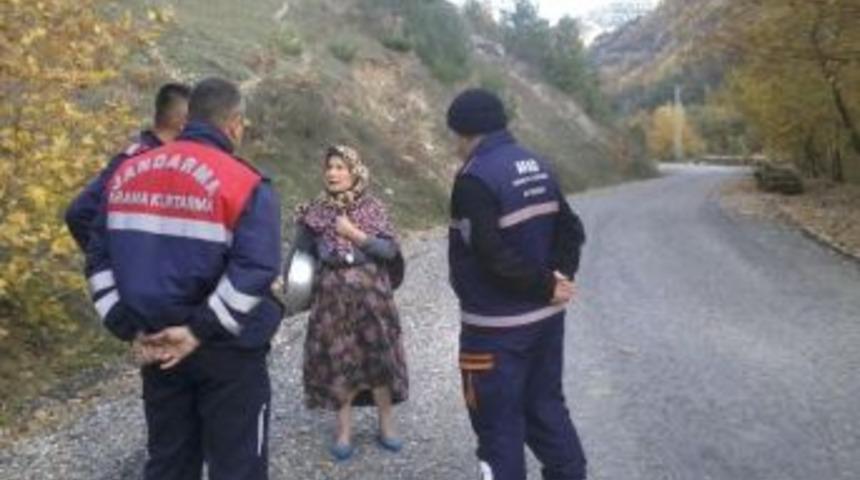 Kaybolan Yaşlı Kadın, 3 G&uuml;n Sonra Ormanda Sağ Olarak Bulundu