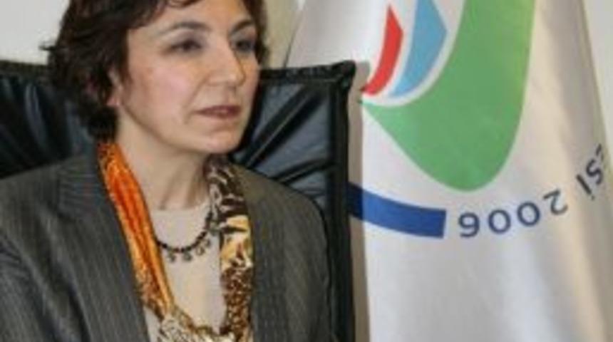 D&uuml;zce &Uuml;niversitesi Rekt&ouml;r&uuml; Şerifoğlu;