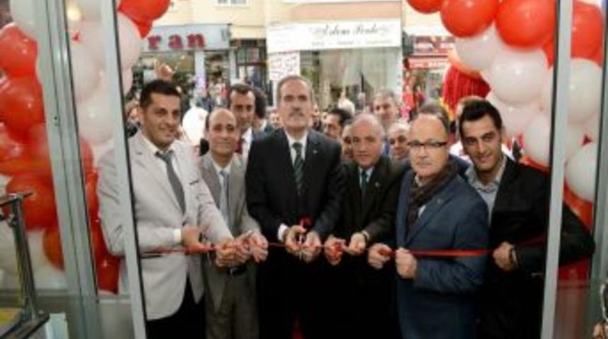 Bursa'nın Rekortmen B&ouml;rek&ccedil;isi Ikinci Şubesini A&ccedil;tı