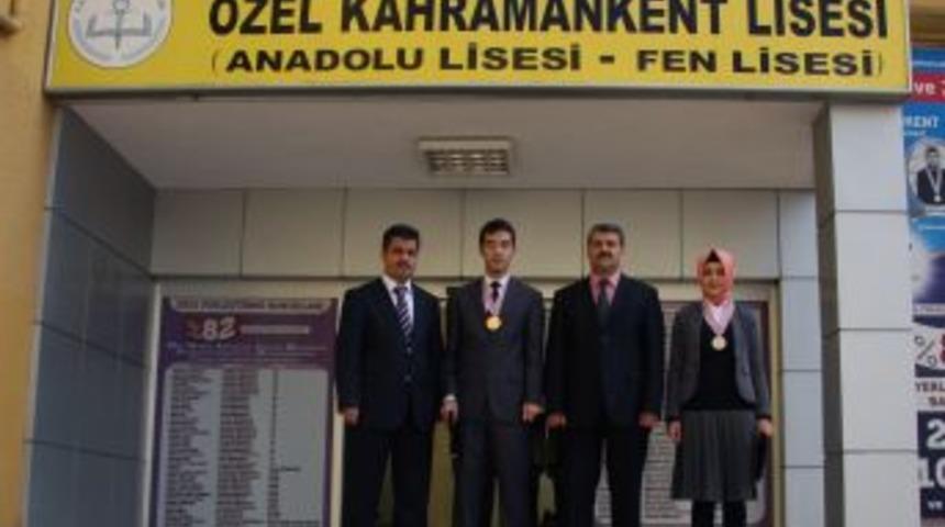 &Ouml;zel Kahramankent Liseleri Ulusal Bilim Olimpiyatları'ndan Madalyalarla D&ouml;nd&uuml;