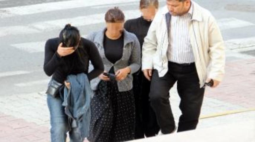 Evden Hırsızlık Yaptığı İddia Edilen 3 Bayan Yakalandı