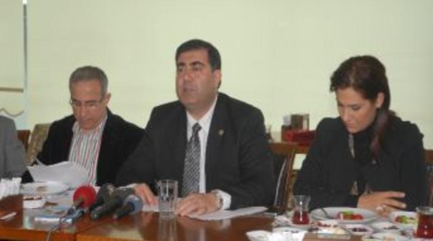 Ak Parti İzmir Milletvekili Rıfat Sait H&uuml;k&uuml;metin İzmir&rsquo;e Yaptığı Kamu Yatırımları Ve H&uuml;k&uuml;met İcraatlarını A&ccedil;ıkladı