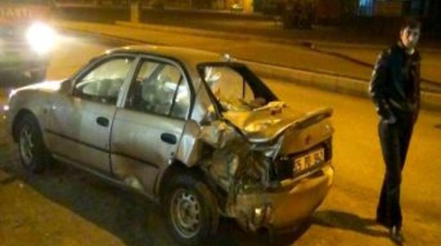 Polisten Ka&ccedil;arken Kaza Yaptı