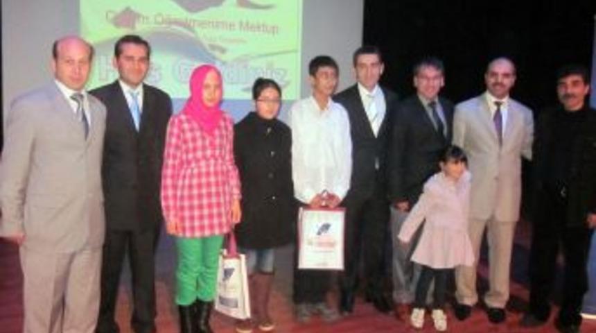 'D&uuml;nyada Rehberlik Yapacak &Ouml;ğretmenlere Ihtiya&ccedil; Var'