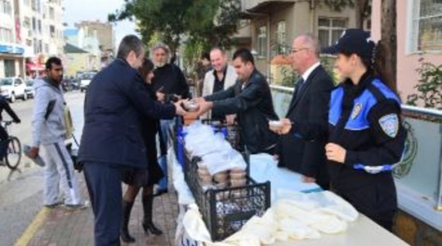 Babaeski Belediyesi&rsquo;nden Aşure İkramı