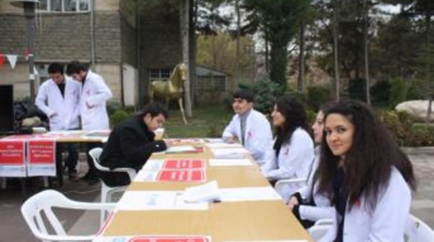 TURKMSIC den D&uuml;nya AIDS g&uuml;n&uuml; etkinliği