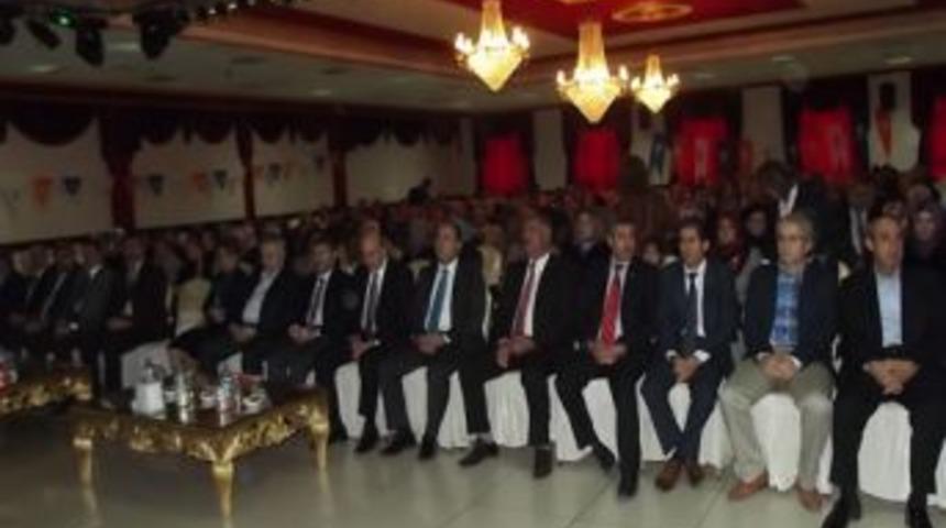 Ak Parti&rsquo;de eğitim toplantısı