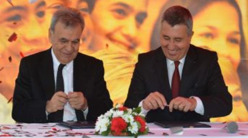 İki Belediye Okul Yapımı I&ccedil;in Ortak Protokol Imzaladı