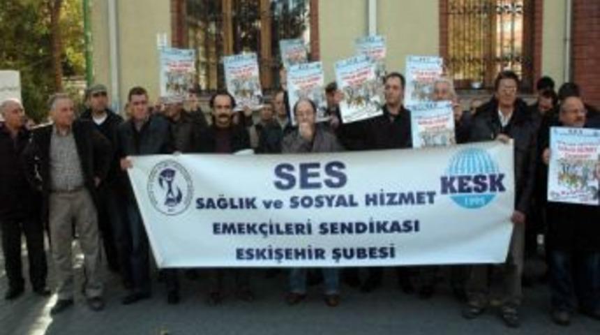 Sağlık Emek&ccedil;ilerinden Performans Sistemine Protesto