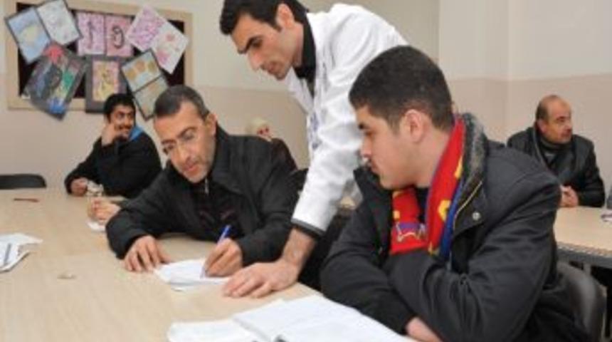 Gaziantep&rsquo;teki Suriyelilere T&uuml;rk&ccedil;e Kursu