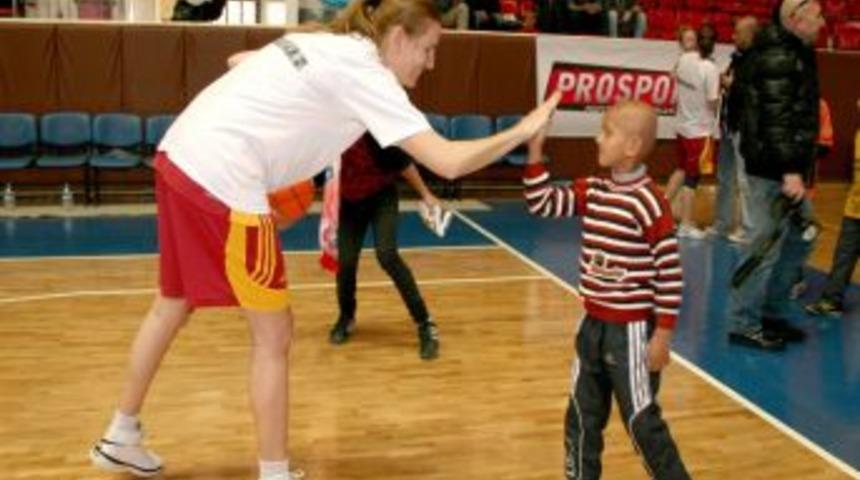 Basketleri Kansersiz Yaşam I&ccedil;in Attılar