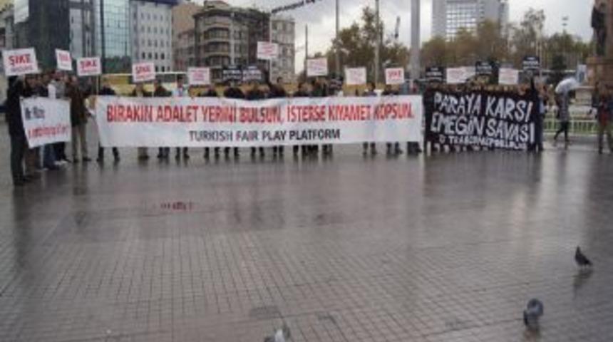 Trabzonsporlu Taraftarların 'Temiz Futbol' Eylemleri Devam Ediyor