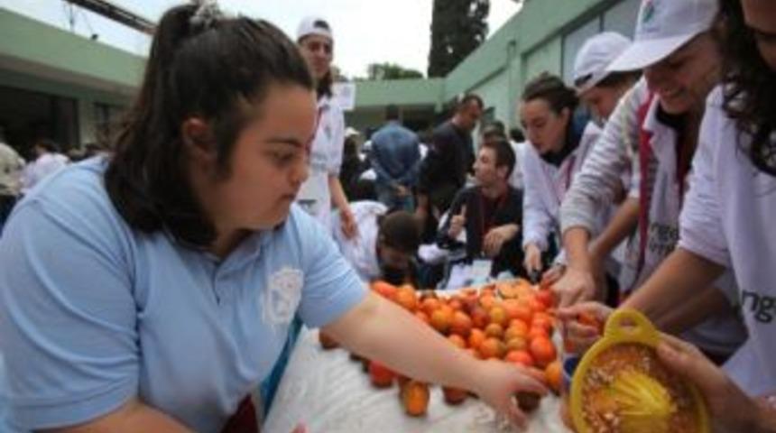 Y&uuml;z &Ouml;ğrenci Doyasıya Eğlendiler
