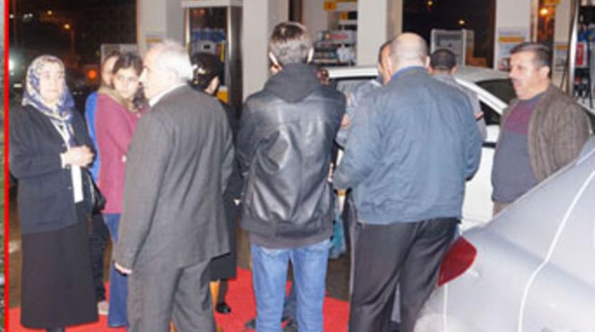 Enerji i&ccedil;eceği i&ccedil;ti, tuvalette &ouml;l&uuml; bulundu