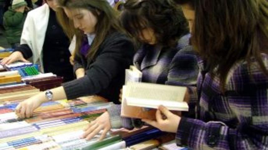 Yakın Tarih Kitapları Altın &Ccedil;ağını Yaşıyor