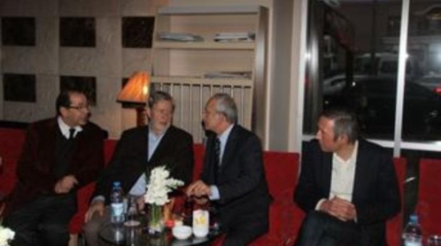 Kılı&ccedil;daroğlu, &uuml;nl&uuml; fesefecilerle buluştu