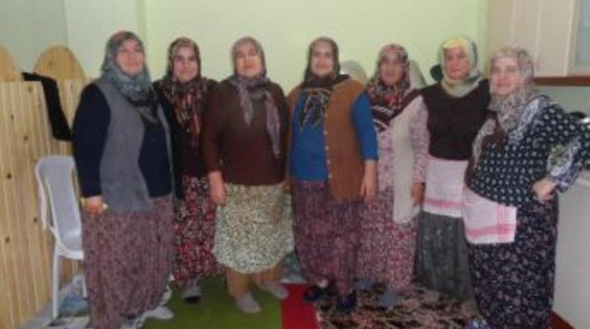 &Ccedil;amlıbel'de Kadınlar Aşure d&uuml;zenledi