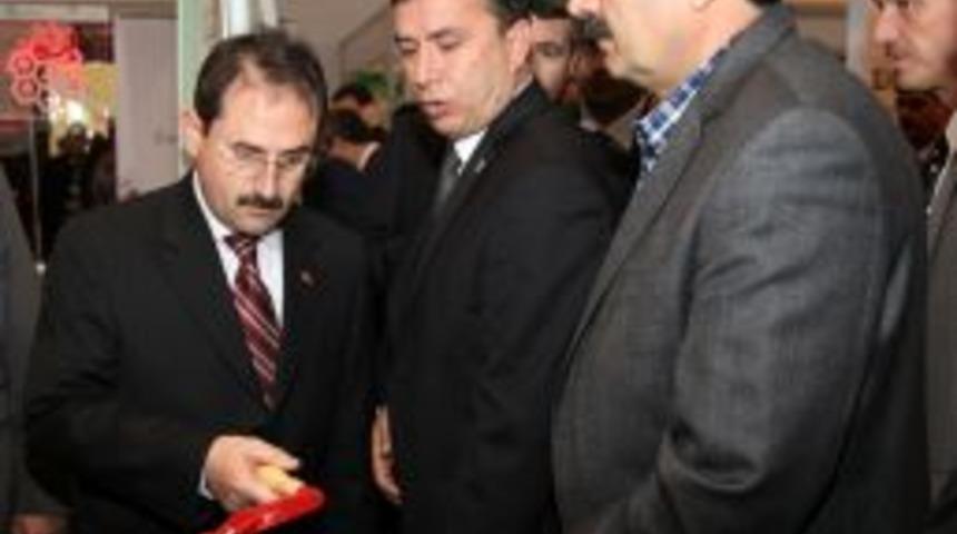 Vali Başk&ouml;y, Fuarda İncelemelerde Bulundu