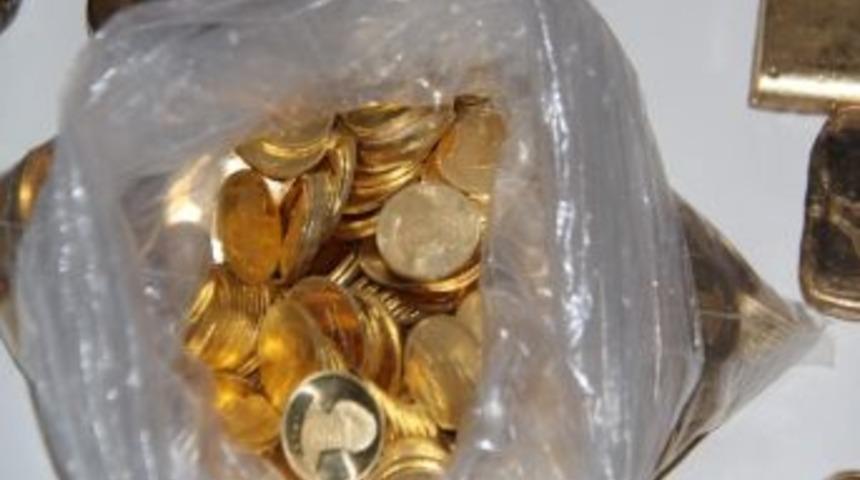 Otob&uuml;ste 13 Kilo Altın Bulundu