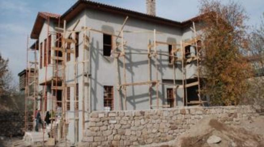 Karatay&rsquo;da Tescilli Binalar Restore Ediliyor