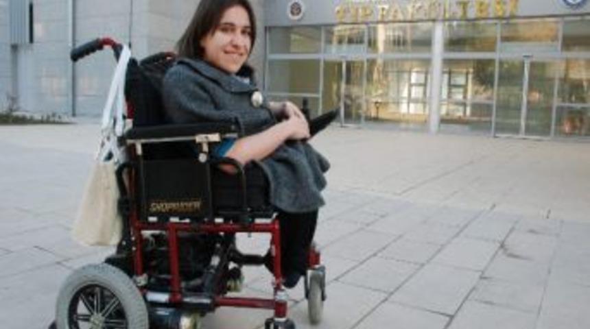 Engelleri Aştı, &Ccedil;ocuk Doktoru Olacak