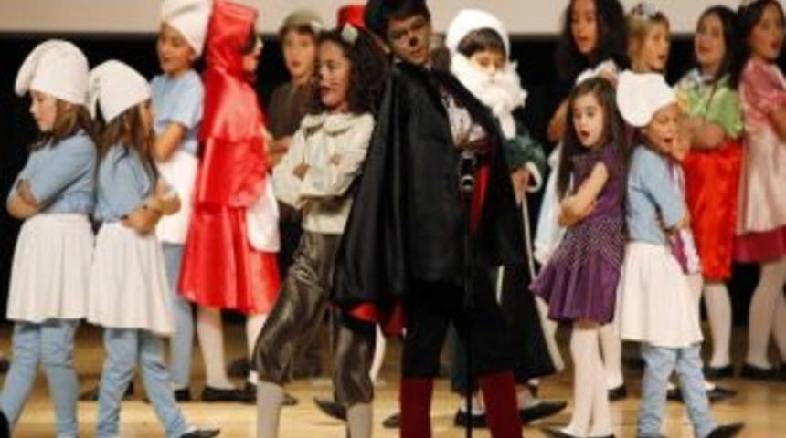 Yenimahalle&rsquo;den &ldquo;&ccedil;izmeli Kedi&rdquo; Ge&ccedil;ti