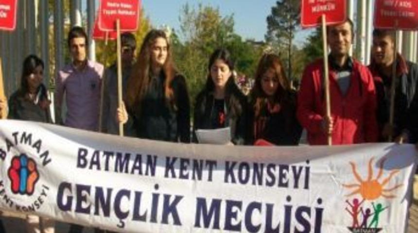 Batman Kent Konseyi Hıv Vir&uuml;s&uuml; Bilgilendirme Standı A&ccedil;tı