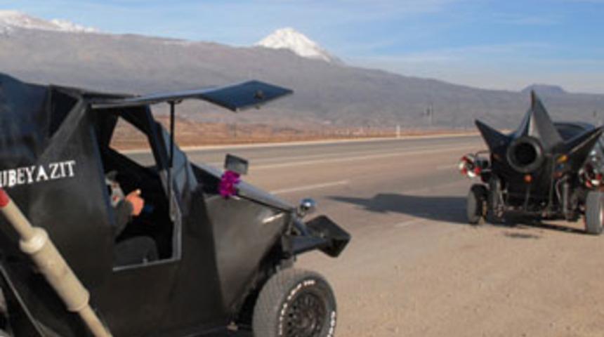 Topladığı hurdalarla yerli otomobil yaptı