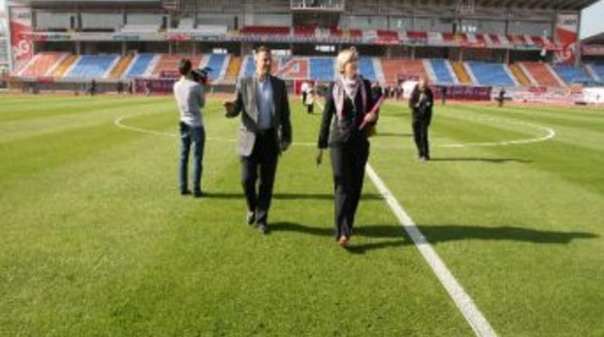 Fıfa Ve Tff Heyeti, A&uuml; Stadı&rsquo;nda İnceme Yaptı