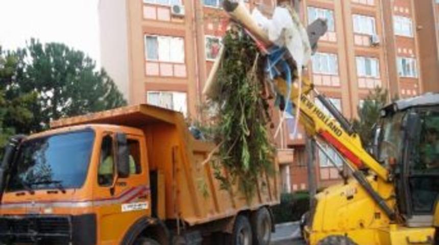 İzmit&rsquo;te G&uuml;nde 300 Ton &Ccedil;&ouml;p Toplanıyor