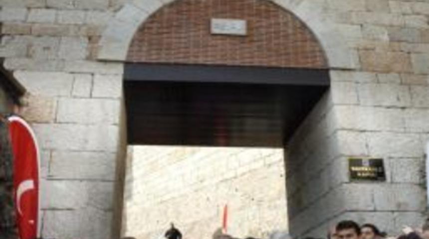 Arın&ccedil;: Dokunulmazlıklar Konusunda Grup Kararı Alınacağını Sanmıyorum