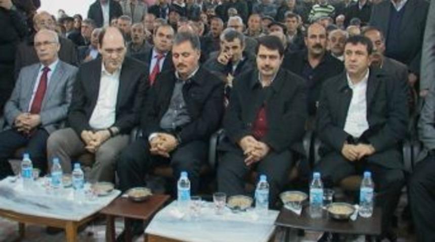 Aşure G&uuml;n&uuml; Programında Birlik Beraberlik Mesajları Verildi