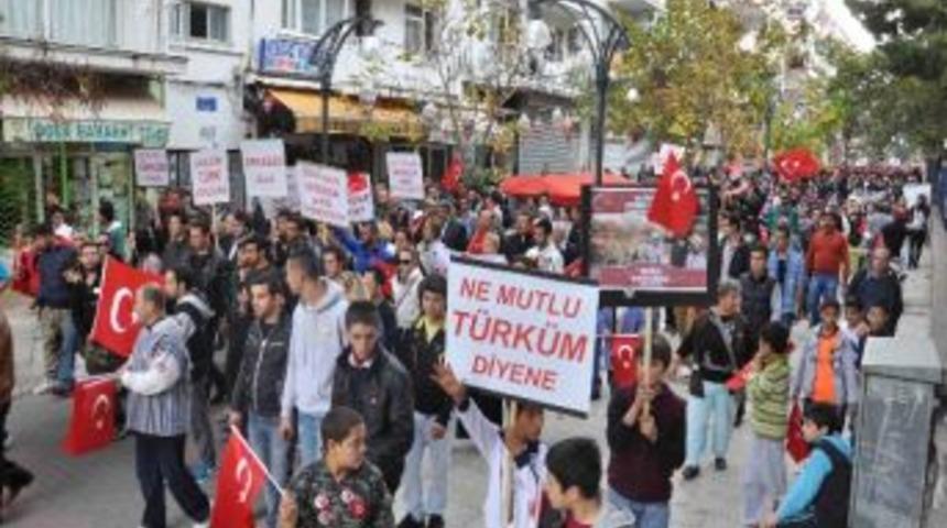 Kuşadası&rsquo;nda Şehit Aileleri Ve Gaziler Y&uuml;r&uuml;d&uuml;