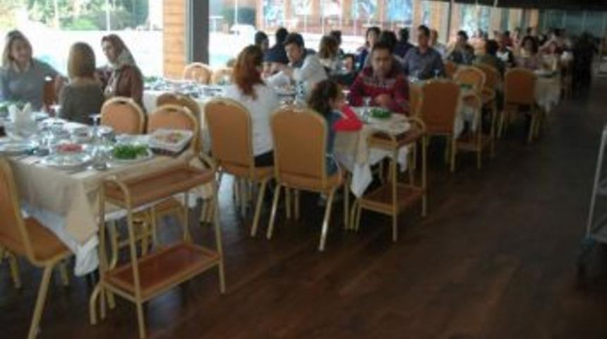 Ülkem Koleji Okul Aile Birliği’nden Yardımlaşma Kahvaltısı