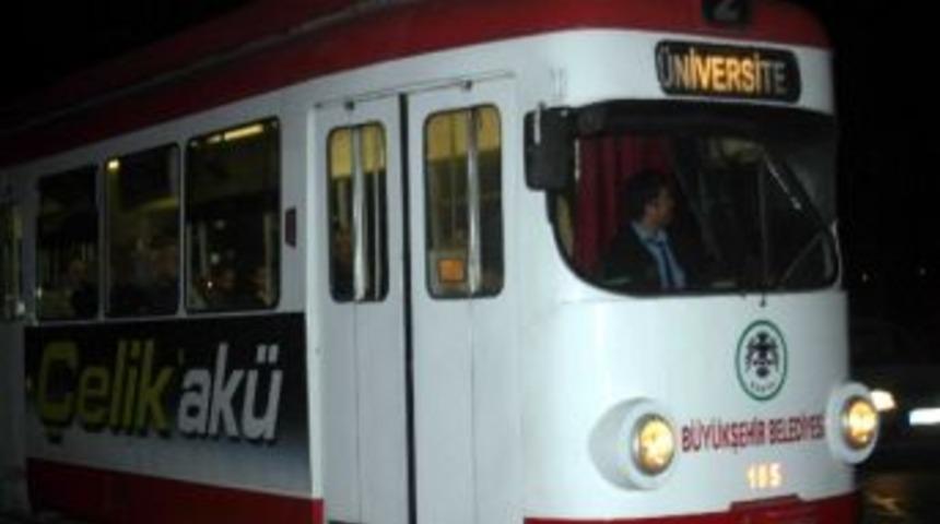 Otob&uuml;s İle Tramvay &Ccedil;arpıştı: 1 Yaralı