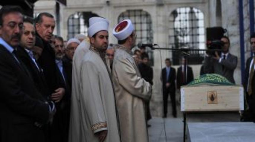 Mustafa Sungur&rsquo;u Başbakan Erdoğan Ve Binlerce Seveni Uğurladı