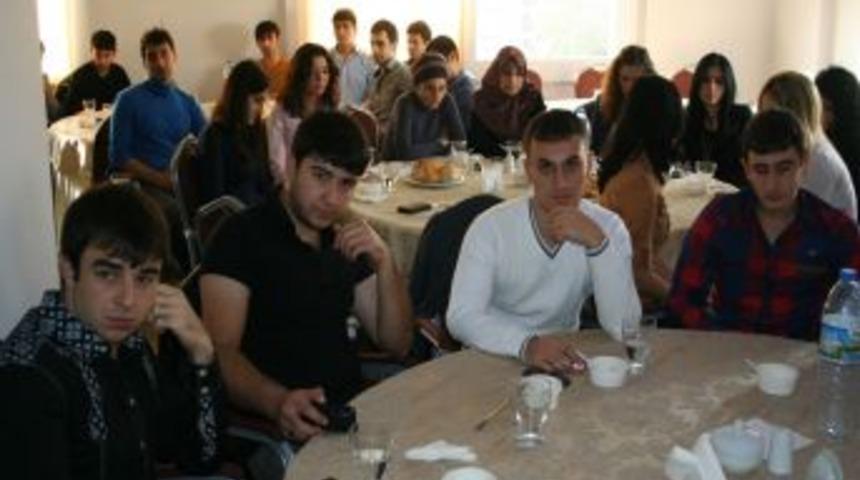 S&uuml;rg&uuml; Edilen Ahıska T&uuml;rkleri Anıldı