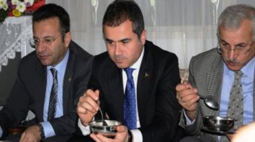 Bakan Suat Kılı&ccedil;: Ehlibeyt D&uuml;nya Durduk&ccedil;a Başımızın Tacı Olacak