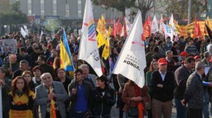 Savaşa Karşı Y&uuml;r&uuml;d&uuml;ler Fakat Esed'e Destek Verdiler