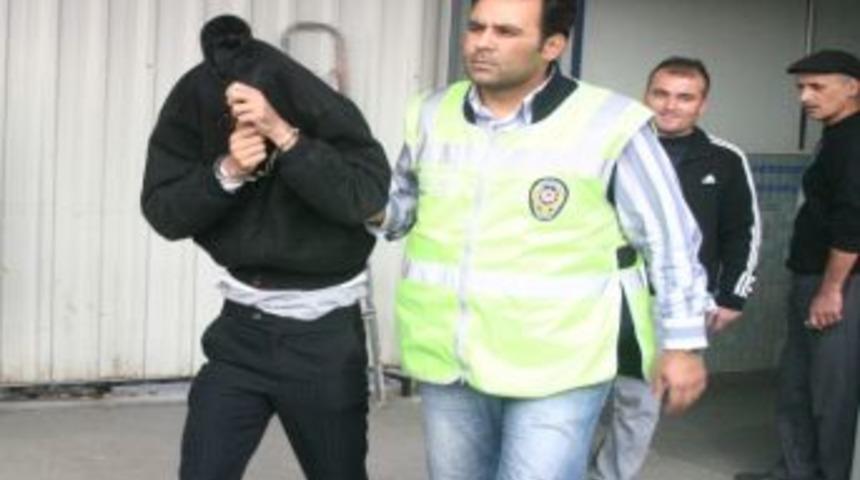 Okulu Soymak İsterken Yakalandılar