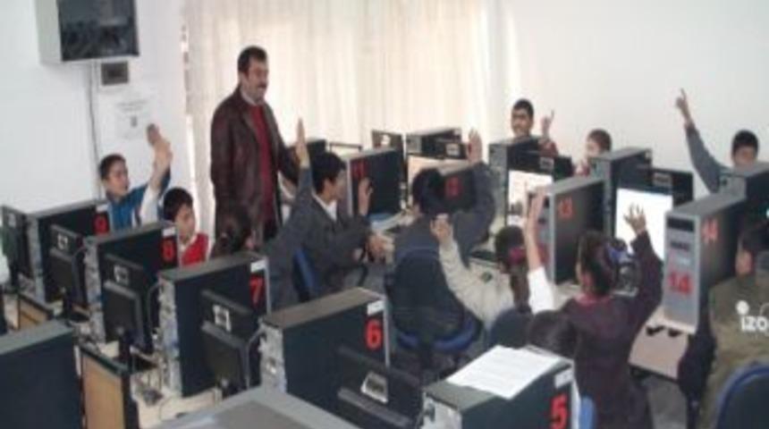 Sungurlu&rsquo;da &Ouml;ğrenciler İnternet Evine Yoğun İlgi G&ouml;steriyor